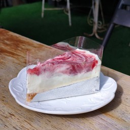 สตอเบอรี่ชีสพาย