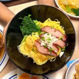 ยุ้ยกี่บะหมี่ราชวิถี เส้นนุ่ม หอมไข่ ตรงข้ามองค์การโทรศัพท์สามเสน
