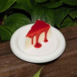 STRAWBERRY CREPE CAKE