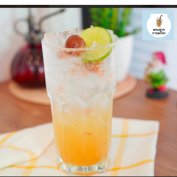 น้ำบ๊วยเย็นมะนาวโซดา