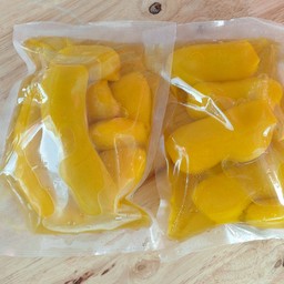 ร้านผลไม้พี่โดม&น้องเมษา -