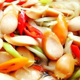 ไส้กรอกผัดพริกหยวก(เป็นกับข้าว