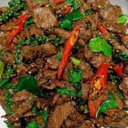 ผัดเผ็ดเนื้อ