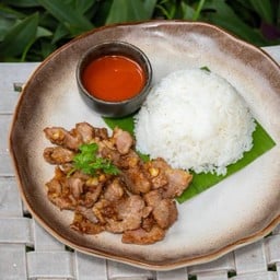 ข้าวหมูกระเทียม