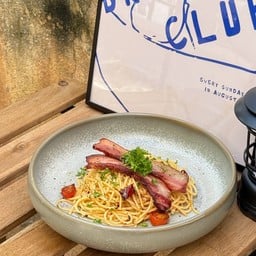 Always LOAF U Tha Phae Gate.