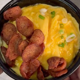 ข้าวไข่ข้นกุนเชียง