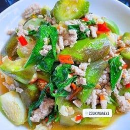 มะเขือผัดหมูสับเต้าเจี้ยว