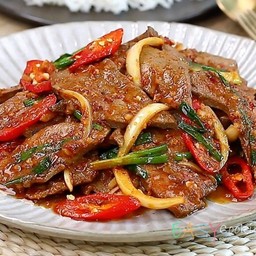 ผัดพริกแกงตับราดข้าว