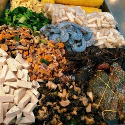 ส้มตำ & ยำสด ( ตลาดชุมพล พาณิชย์ )