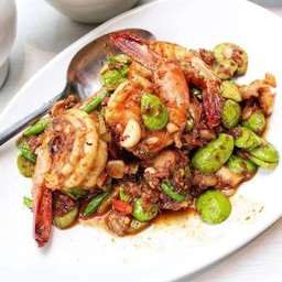 กุ้งผัดกะปิใส่สะตอ ( เป็นกับ )