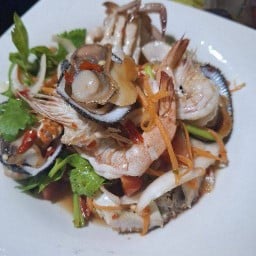 ส้มตำท้ายรถ สามกอง สามกอง