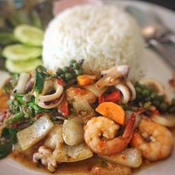 ผัดขี้เมาราดข้าว