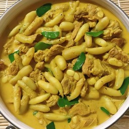 แกงคั่วกะทิกระดูกอ่อนมันขี้หนู ( เป็นกับ )