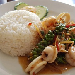 ผัดฉ่าราดข้าว