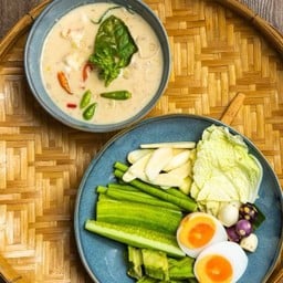 หลนกุ้งหมูสับ + ผักสด + ไข่ต้ม