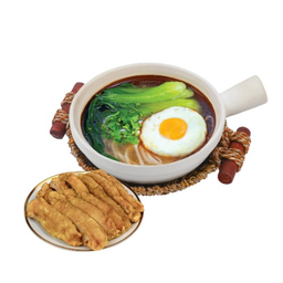 B2 บะหมี่หม้อดินซุปตุ๋น+น่องไก่ทอด Claypot Noodles Stewed Soup + Fried Chicken Leg