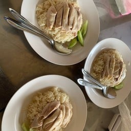 โกนัน ข้าวมันไก่ ตลาดวังน้อย