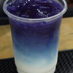 ชาอัญชันนมสด