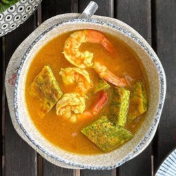 แกงส้มชะอมกุ้ง