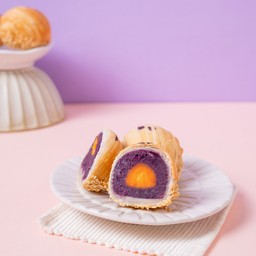 ขนมเปี๊ยะ 1 ลูก( 7รสชาติ ถั่วทอง ถั่วแดง ถั่วดำ เผือกหอม ชาเขียว คัสตาร์ด มันม่วง )