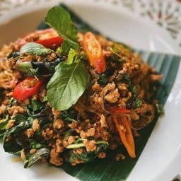 กะเพราวุ้นเส้นหมูสับ