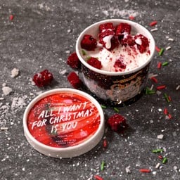 All I Want For Christmas Is You (Cup 85g) - เค้กเรทเวลเวท