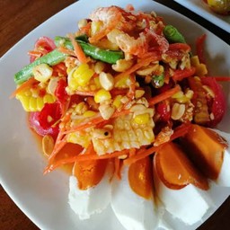 ตำไทยข้าวโพดไข่เค็ม