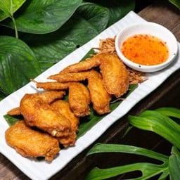 ปีกไก่ทอด + หอมเจียว