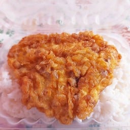 หญิงกระเพรา