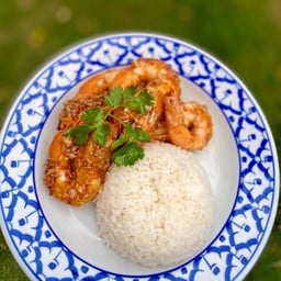 ข้าวกุ้งทอดกระเทียม