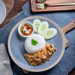 ข้าวหมูกระเทียม