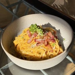 Always LOAF U Tha Phae Gate.