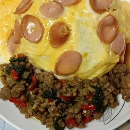 ข้าวไข่ข้นหน้าใส่กรอก+กระเพราหมูสับ