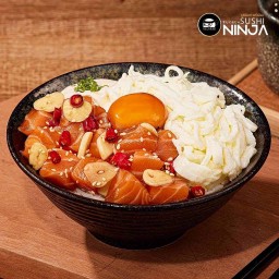 ข้าวหน้าแซลมอนเต๋าดองไข่ดอง