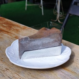 ชีสเค้กหน้าไหม้งาดำ