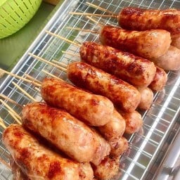 ไส้กรอกอีสานโฮมเมด by แม่วรรณ