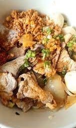 ลูกชิ้นแชมป์ เซเว่นพฤกษาวิลล์