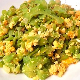 มะระผัดไข่