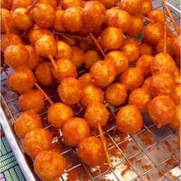 ไส้กรอกยักษ์ ตลาดไน์ มอนอ