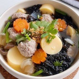 ต้มจืดเต้าหู้สาหร่าย