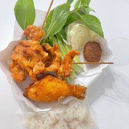 หมูทอดข้าวเหนียว ปลาร้าบ้านโสม