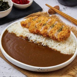 ข้าวหน้าแกงกะหรี่หมูสันนอกทอด