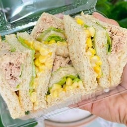 แซนวิช ใส่ทูน่า + ข้าวโพด 59