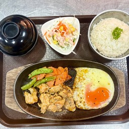 ข้าวเนื้อย่างกะทะร้อน