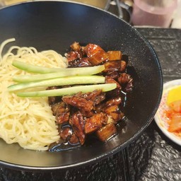 จาจังมยอน