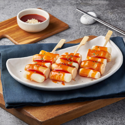 ต๊อกไส้กรอกเสียบไม้ทอด 3 ไม้