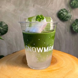 Fresh Coconut Matcha (iced) มัทฉะน้ำมะพร้าวสด (เย็น)