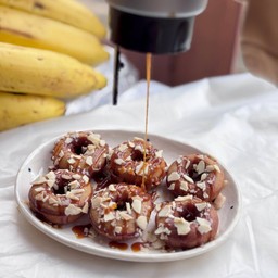 มินิโดนัทเค้กกล้วยหอมนมสด - Caramel almonds