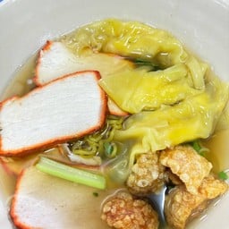 เจ๊ลี่ ก๋วยเตี๋ยว ป๊อกป๊อก กากหมู