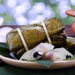 ข้าวต้มมัดไส้กล้วย กล่อง 4 ชิ้น